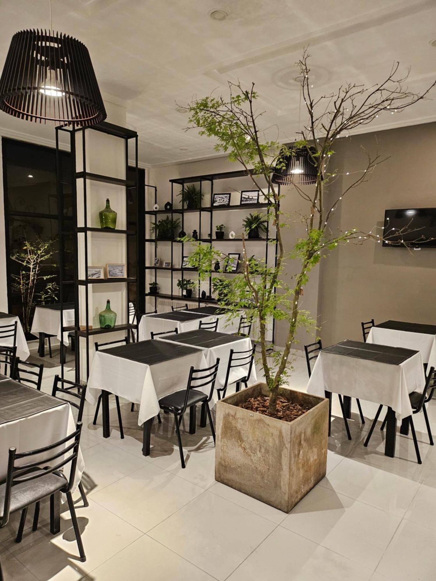 Hotel Cosmos